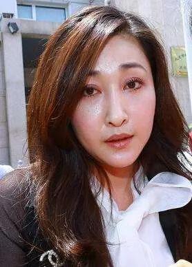 董潔個人資料簡介及老公，深度探索，董潔個人簡介與婚姻生活，深度探索