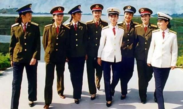 揭秘，07式軍服陸軍全套明細(xì)解析，揭秘，陸軍全套07式軍服明細(xì)解析