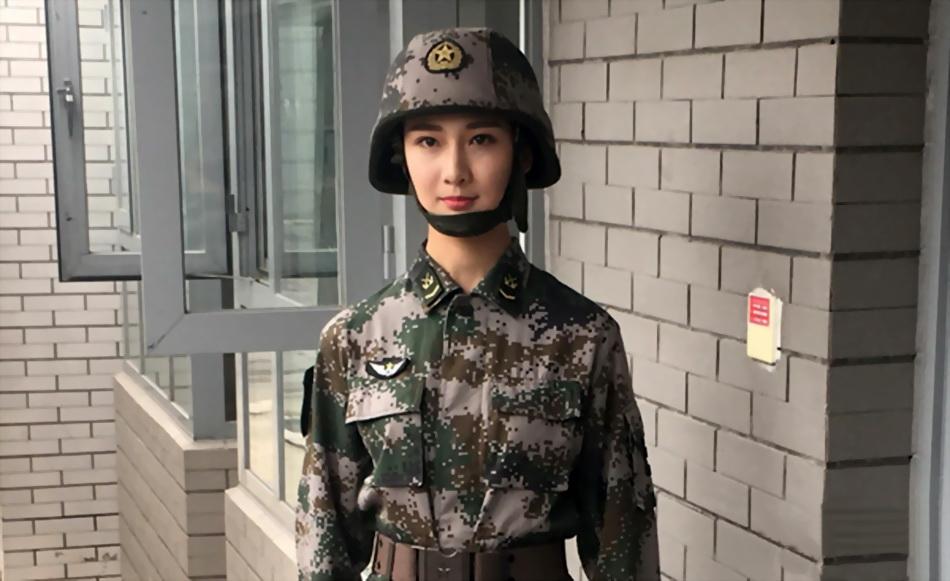 三軍儀仗隊(duì)女兵中隊(duì)長(zhǎng)趙穎，英勇無(wú)畏的巾幗英雄，三軍儀仗隊(duì)女兵中隊(duì)長(zhǎng)趙穎，英勇無(wú)畏的巾幗英雄風(fēng)采