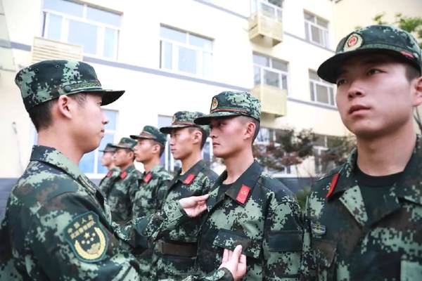 揭秘2021武警新式迷彩服，設(shè)計(jì)背后的故事與優(yōu)勢分析，揭秘2021武警新式迷彩服，設(shè)計(jì)背后的故事與獨(dú)特優(yōu)勢解析