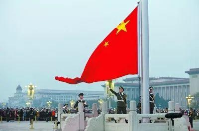 儀仗隊升旗視頻完整版，莊嚴神圣的儀式展現(xiàn)，莊嚴升旗儀式，儀仗隊升旗視頻完整版展現(xiàn)風(fēng)采