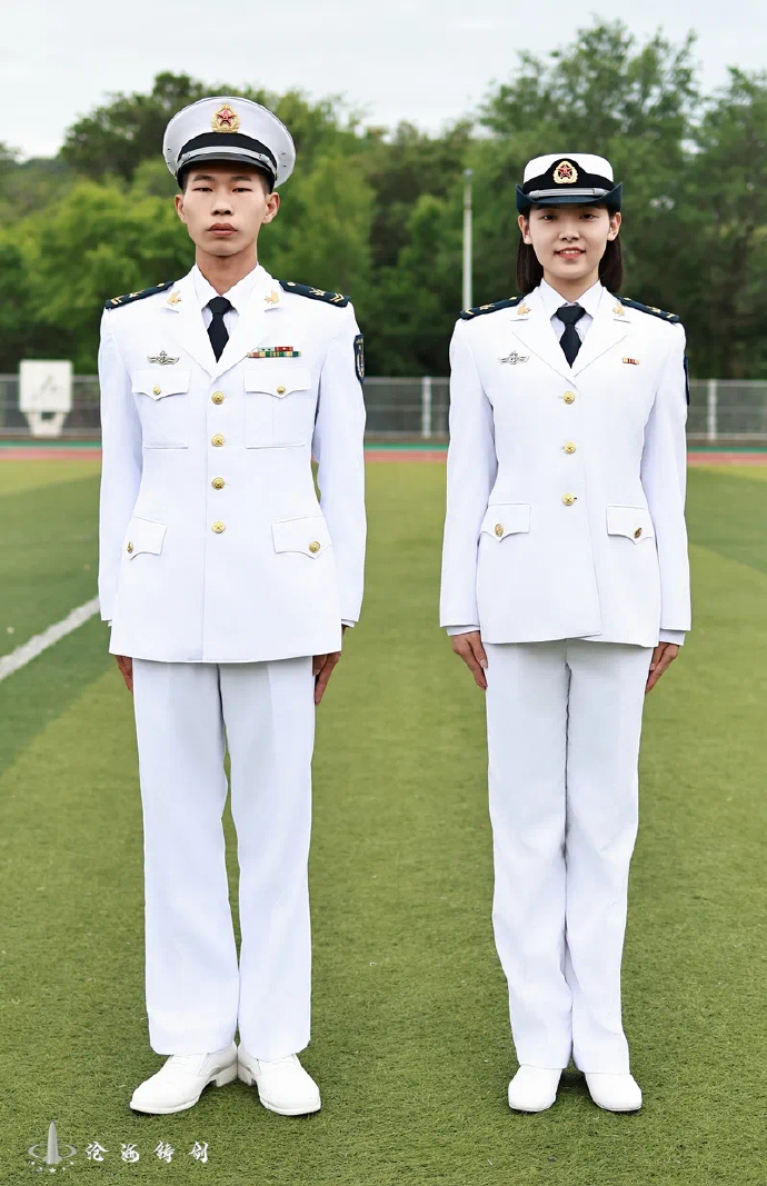 最新款海軍服裝，時尚與功能的完美結(jié)合，最新海軍服裝，時尚與功能完美融合的設(shè)計創(chuàng)新