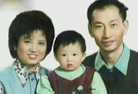 殷桃最新結(jié)婚照片，揭開(kāi)女神的神秘面紗，殷桃最新結(jié)婚照曝光，揭開(kāi)女神的神秘面紗