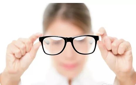 近視可以恢復嗎，深度解析近視問題及其恢復可能性，近視問題深度解析，恢復的可能性與路徑探討