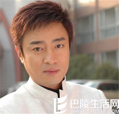 演員何中華的婚姻狀況，揭秘他是否已婚，演員何中華婚姻狀況揭秘，是否已婚？