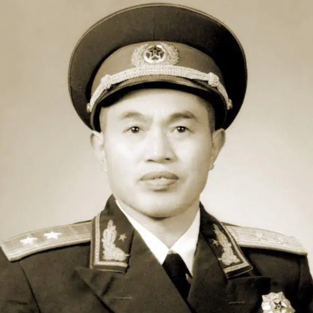 軍區(qū)司令員是什么級別？深入了解軍區(qū)司令員的級別與職責，軍區(qū)司令員的級別與職責深度解析，司令員級別揭秘