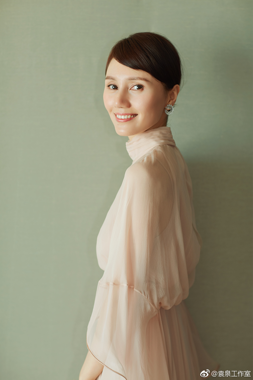 女演員袁泉個人資料，深度解析她的生平、事業(yè)與成就，袁泉個人資料大全，生平、事業(yè)與成就的深度解析