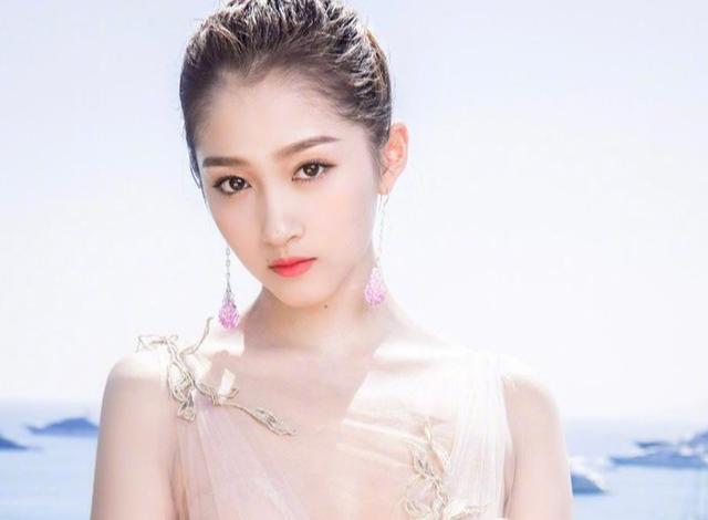 最近女明星人氣排行榜，星光璀璨，誰領(lǐng)風(fēng)騷？，女明星人氣排行榜，星光熠熠，誰獨(dú)領(lǐng)風(fēng)騷？