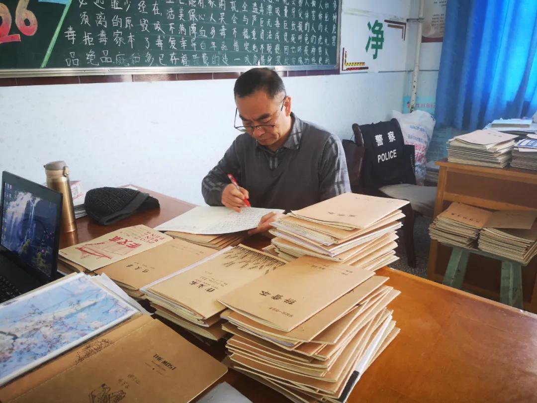 二肖二中二多少組，全面解析與SEO優(yōu)化策略，二肖二中二組合解析及SEO優(yōu)化策略指南
