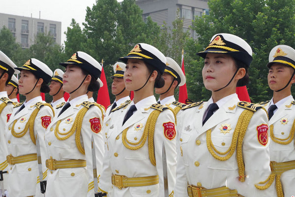 解放軍女兵儀仗隊(duì)高清視頻，展現(xiàn)颯爽英姿的力量與榮耀，解放軍女兵儀仗隊(duì)，力量與榮耀的颯爽英姿高清視頻展示