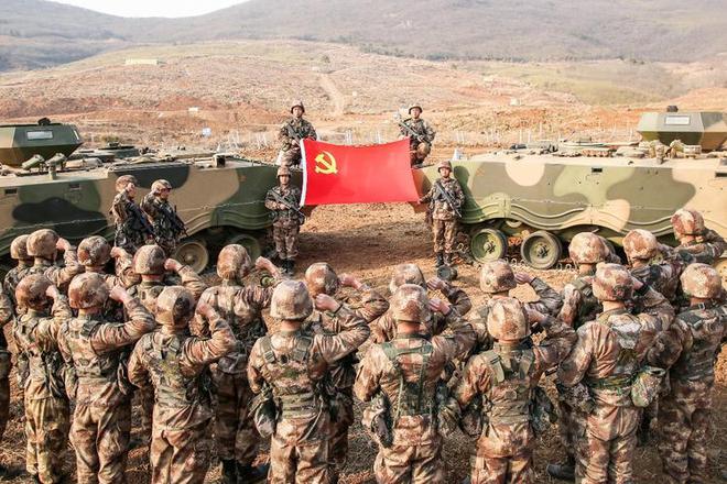 集團軍配置人數(shù)，深度解析現(xiàn)代戰(zhàn)爭中的力量配置與戰(zhàn)略考量，現(xiàn)代戰(zhàn)爭中的集團軍配置深度解析，人數(shù)與力量配置的戰(zhàn)略考量