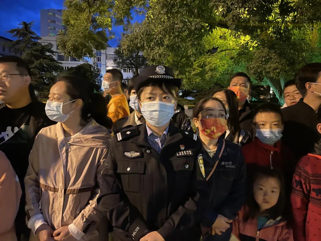 儀仗女兵王冉冉，堅韌與榮耀的象征，儀仗女兵王冉冉，堅韌之花在榮耀中綻放