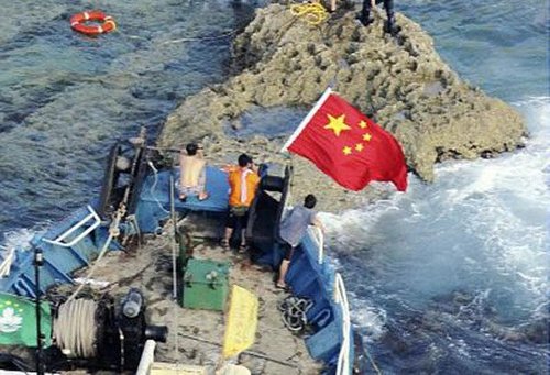 釣魚島上有中國國旗嗎？——揭示真相與捍衛(wèi)國家尊嚴，釣魚島，揭示真相與捍衛(wèi)國家尊嚴——中國國旗的驕傲立場