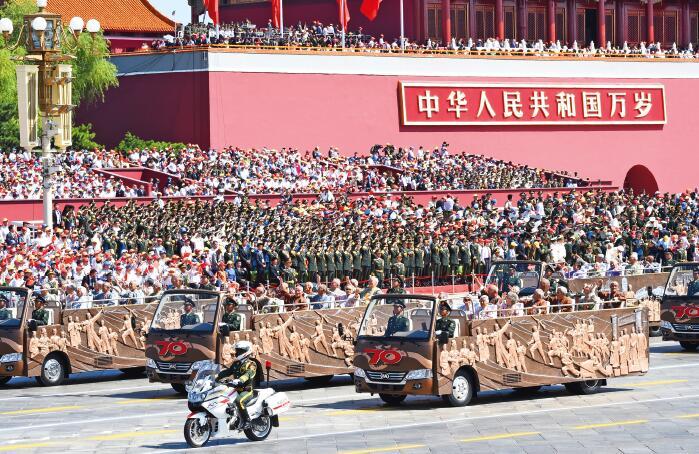 反法西斯戰(zhàn)爭(zhēng)勝利70周年閱兵，回顧歷史，展望未來(lái)，反法西斯戰(zhàn)爭(zhēng)勝利70周年閱兵，回顧歷史，展望未來(lái)慶典盛典