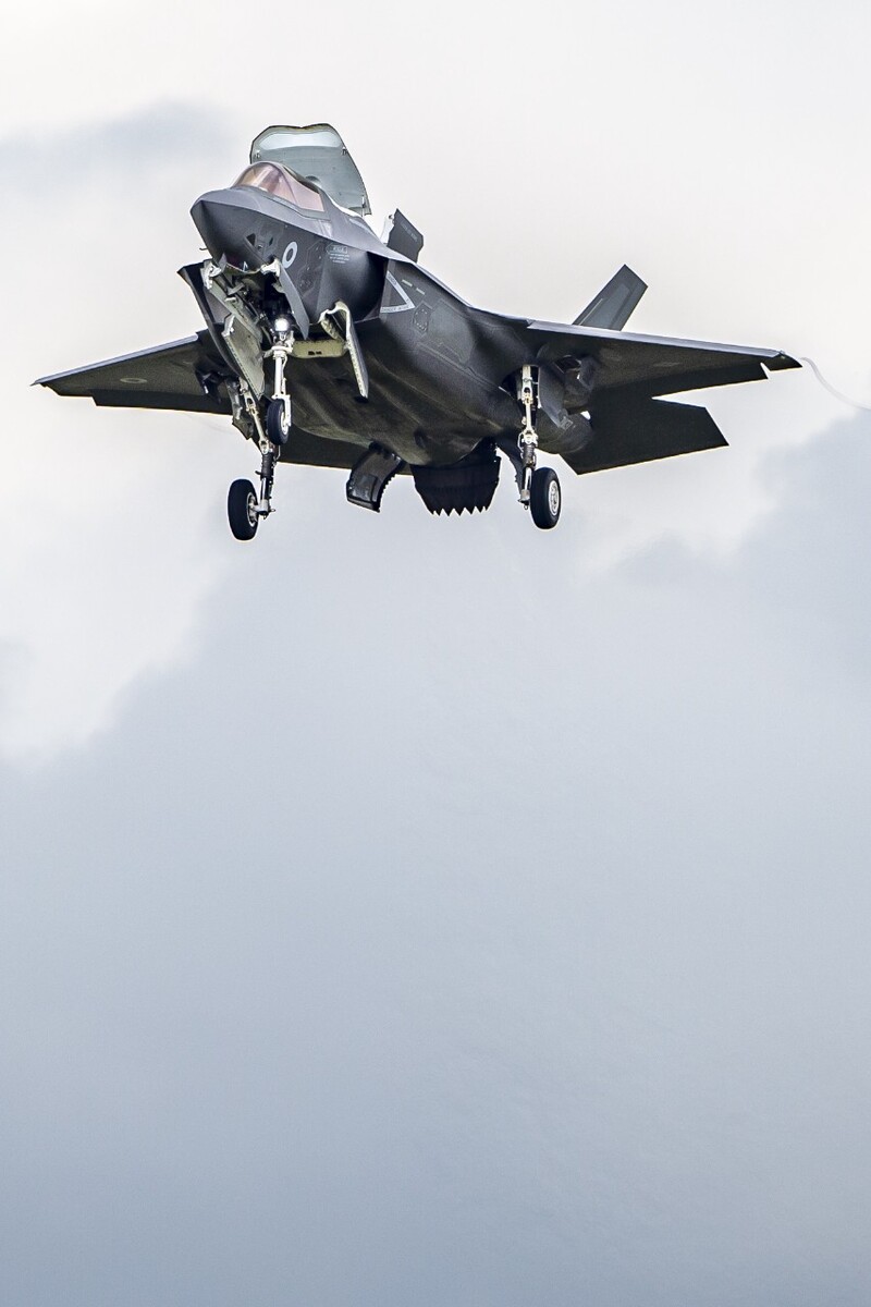 F-35B戰(zhàn)斗機(jī)，空中霸主的技術(shù)革新與全球影響力，F(xiàn)-35B戰(zhàn)斗機(jī)，技術(shù)革新引領(lǐng)空中霸主，全球影響力日益彰顯
