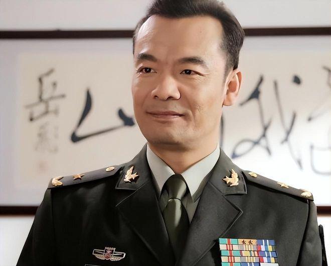 參謀長是幾號首長，軍隊職務(wù)體系中的核心角色解析，軍隊職務(wù)體系中的核心角色解析，參謀長作為幾號首長的重要性與職責