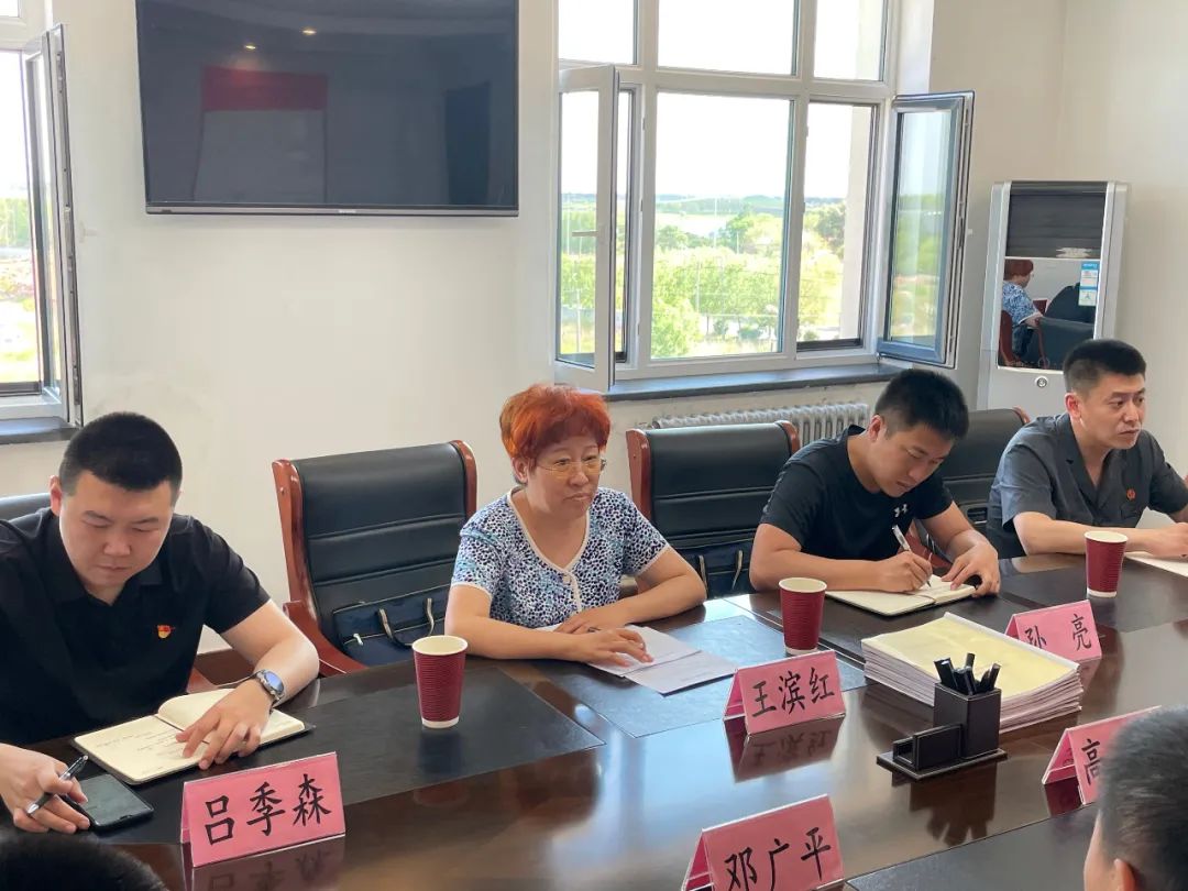 昂昂溪區(qū)數(shù)據(jù)和政務(wù)服務(wù)局最新領(lǐng)導(dǎo)介紹，昂昂溪區(qū)數(shù)據(jù)和政務(wù)服務(wù)局領(lǐng)導(dǎo)介紹更新